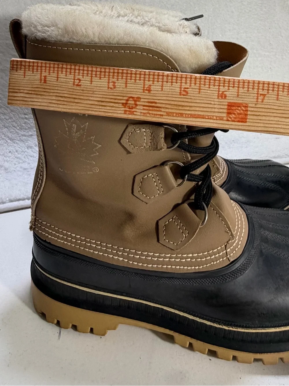 Sorel Caribou Boots Made in Canada Leather Snow Boots Tan and Black Men Size 8